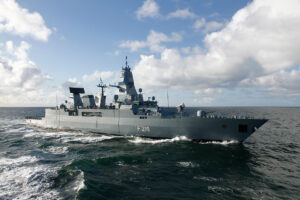 Kriegsschiff UNCUT, Foto: BW