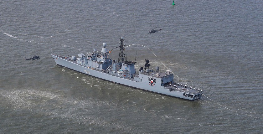 Last entry of the Lübeck with home pennant, photo: Bw/Inken Behne