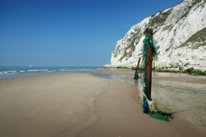Festland: Zum Verwechseln ähnlich sehendie Felsen von Cap Blanc-Nez, südlich von Calais gelegen, aus