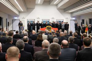 Der damalige Inspekteur der Marine, Vizeadmiral Andreas Krause, bei der Aufstellung von Deu Marfor im Jahr 2019, Foto: Bw