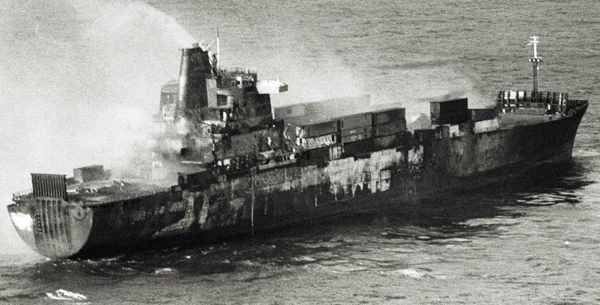 Im Falklandkrieg traf 1982 eine Exocet das britische Handelsschiff ATLANTIC CONVEYOR, Foto: Royal Navy/Crown Copyright