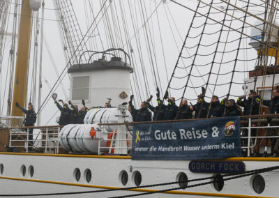 Gruß vom Piernachbarn, Foto: Bundeswehr/M.Kröncke