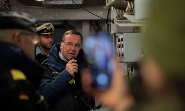 Verteidigungsminister Pistorius bei der Marine