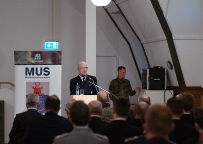 Fotos: Oberfähnrich zur See Thiruchenthooran Thirunavukkarasu.