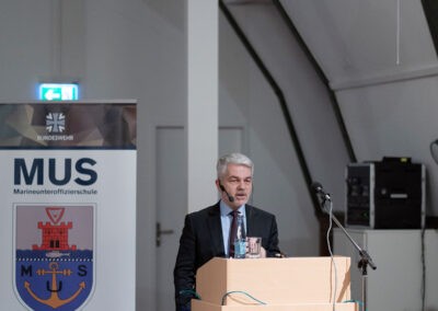 Fotos: Oberfähnrich zur See Thiruchenthooran Thirunavukkarasu.