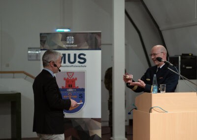 Fotos: Oberfähnrich zur See Thiruchenthooran Thirunavukkarasu.