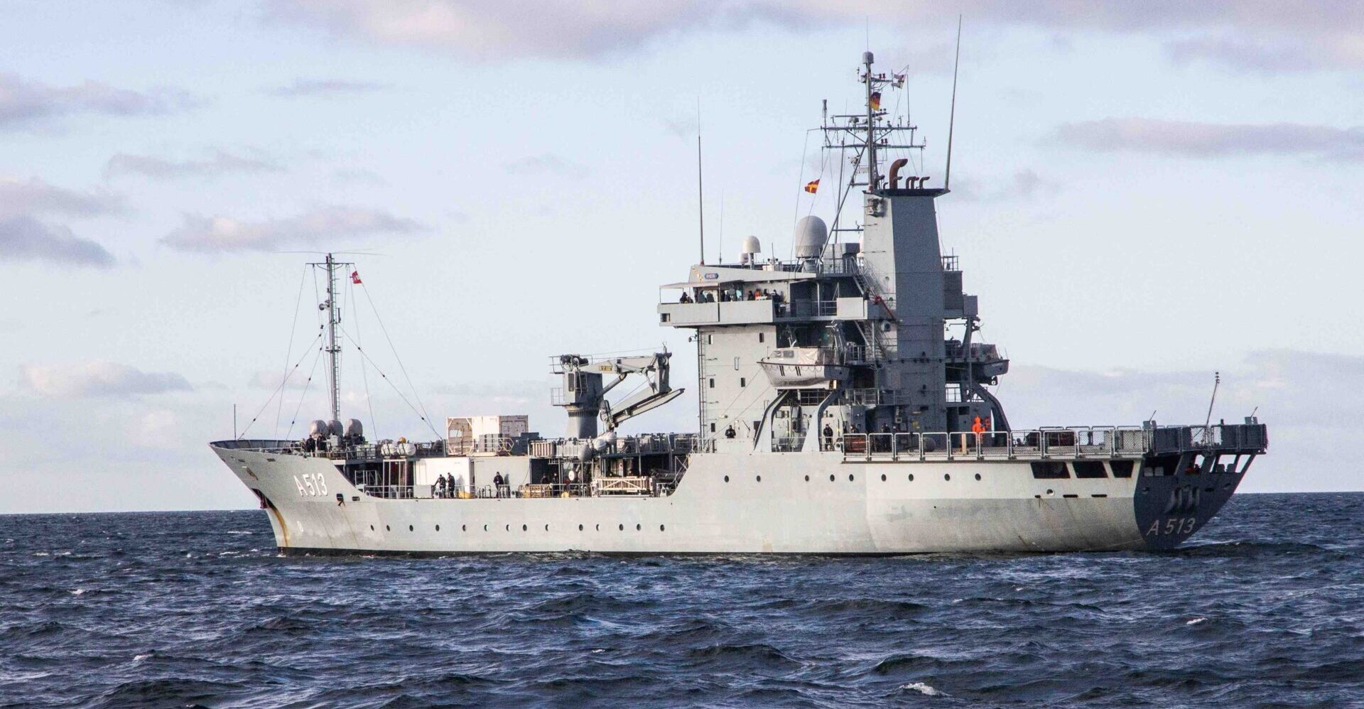 Tender A 513 Rhein auslaufend in das Einsatzgebiet. Foto: Bundeswehr/ M. Kröncke