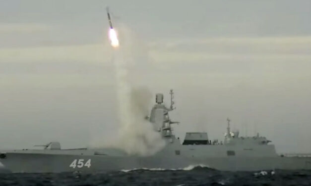 Russische Fregatte Admiral Gorshkov - nach rund Afrika nun im Mittelmeer