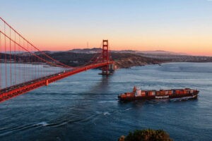 Deutsche Handelsschiffe fahren weltweit auf allen Handelswegen Foto: Hapag-Lloyd esg