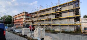 Eva Högl übergibt den Jahresbericht 2022 an Bundestagspräsidentin Bärbel Bas, Foto: DBT/Thomas Imo/photothek