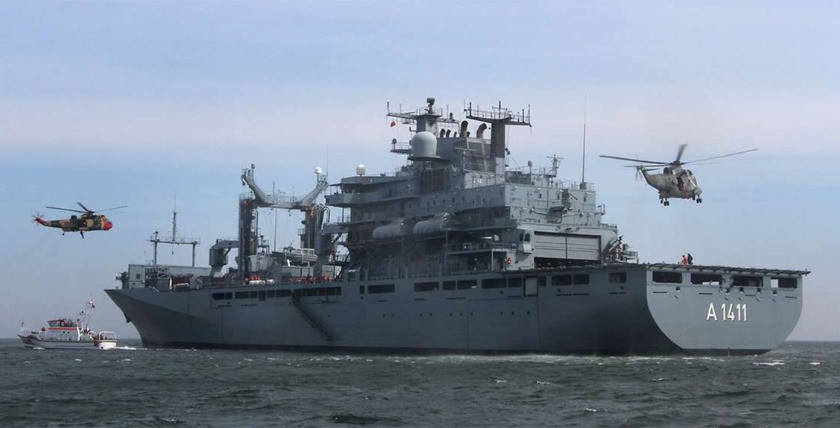 Einsatzgruppenversorger "Berlin" bei einer Seenotrettungsübung. Foto: Bundeswehr/S.Jonack