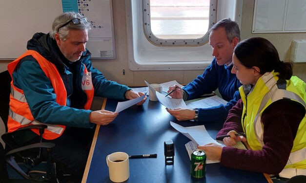 Auf Kontrolle im Hamburger Hafen