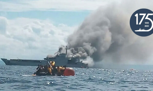 Indonesien: Die alte "Cottbus" in Flammen!