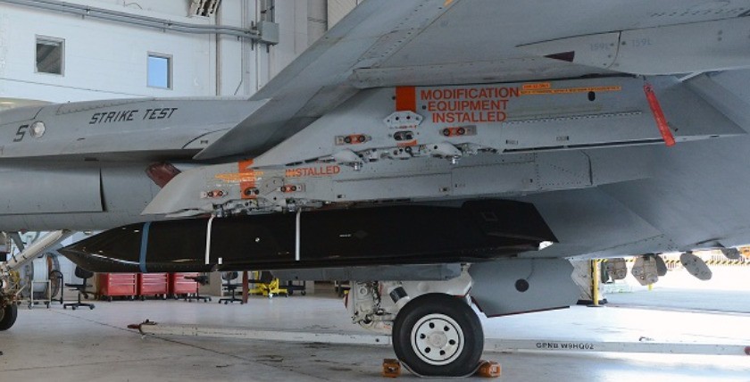 LRASM sea target missile on an F/A-18, photo: US Navy