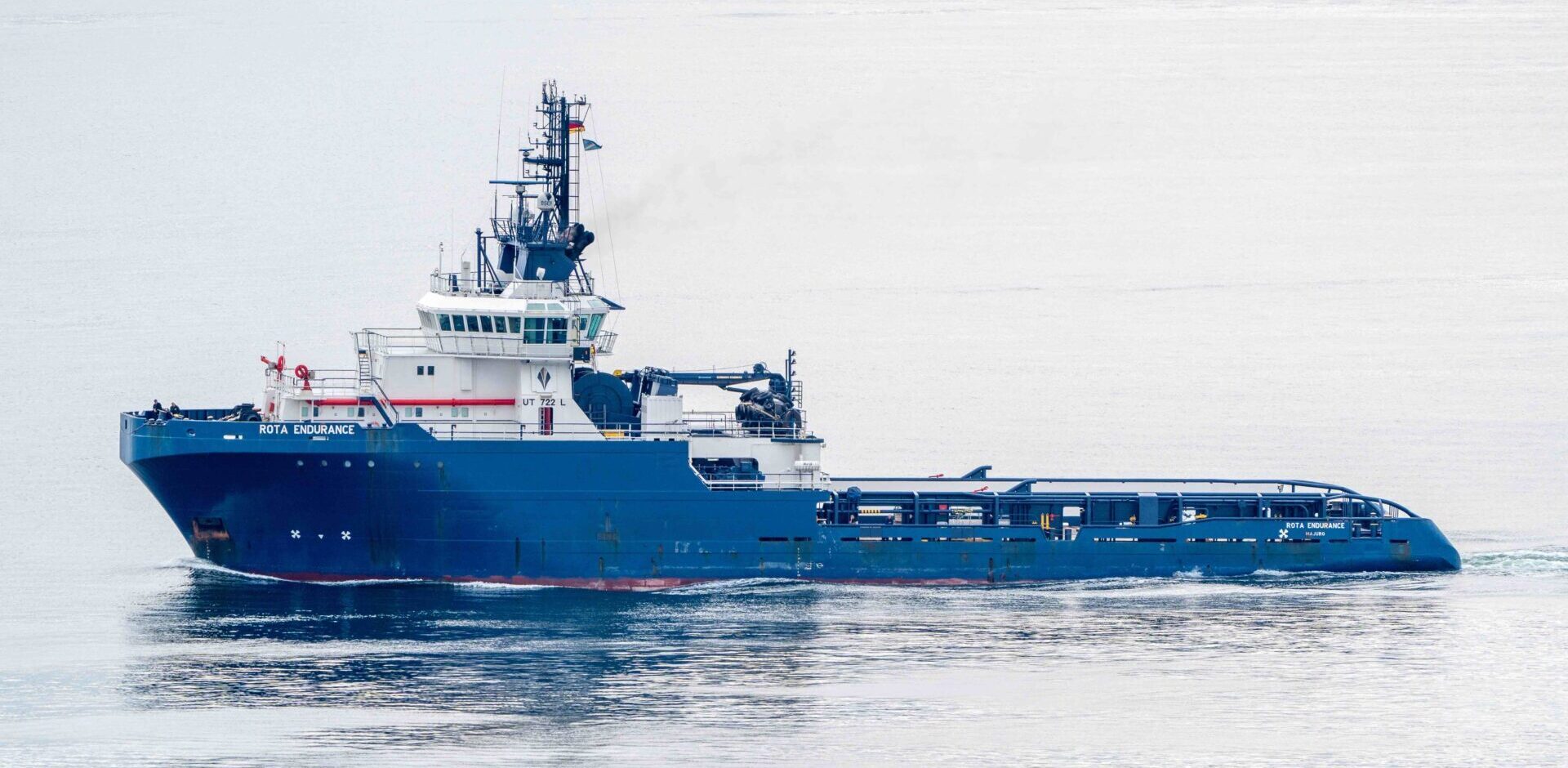 Ocean-going tug "Rügen" on the transfer voyage. Photo: Michael Nitz