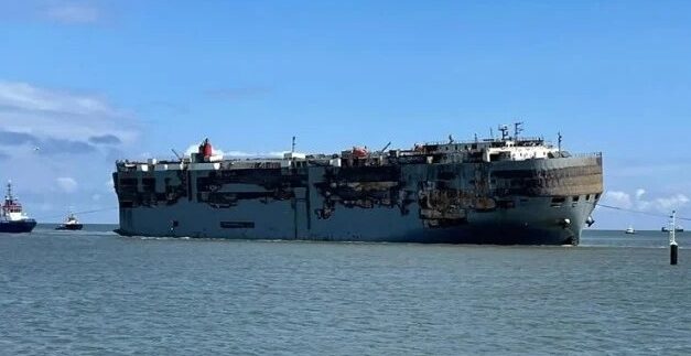 Electric vehicles: underestimated fire risk at sea?