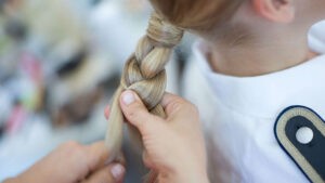 „Nicht mehr zeitgemäß“: Die Wehrbeauftragte fordert zeitnah einen Entwurf zum neuen Haar- und Barterlass, Foto:Bundeswehr/Jonas Weber