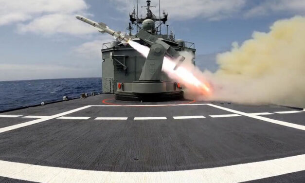 Spanisches Transportschiff bei Sinkex-Manöver versenkt