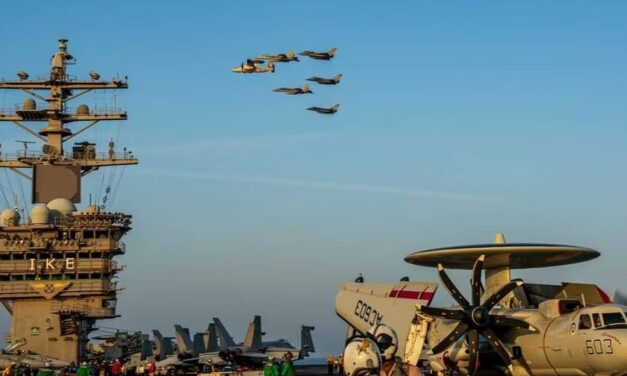 Flugzeugträger-Gruppe "Eisenhower" auf dem Weg nach Europa