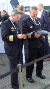 Marine interessiert, Foto: hsc 