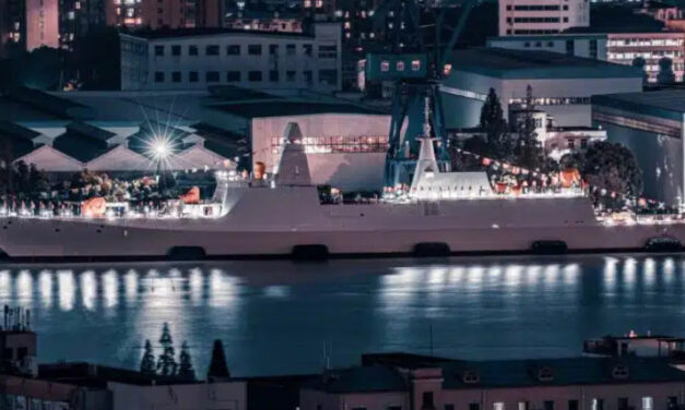 China: Erste Lenkwaffenfregatte Type 054B