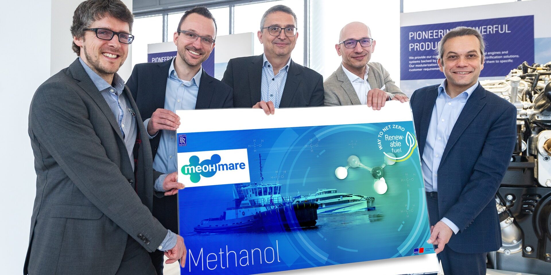 Vlnr: Philipp Bobsin (Forschungszentrum Jülich), Mathias Müller (Rolls-Royce), Michael Willmann (Woodward L'Orange), Christian Reiser (WTZ) und Daniel Chatterjee (Rolls-Royce). Foto: Rolls-Royce