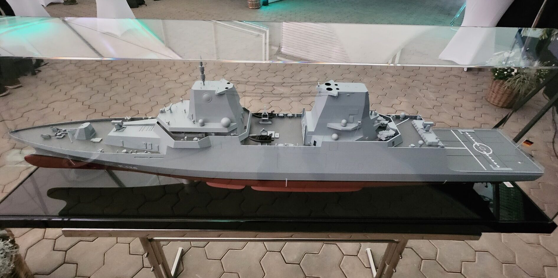 Stand model of the frigate F126. Photo: H.U. Mergener