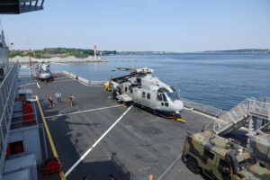 Blick von der Insel der San Marcoauf den hinteren Teil des Flugdecks, Foto: Stefan Ulsamer