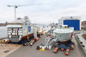 Megamodule vor dem Zusammenfügenbei Irving Shipbuilding, Foto: Irving Shipbuilding