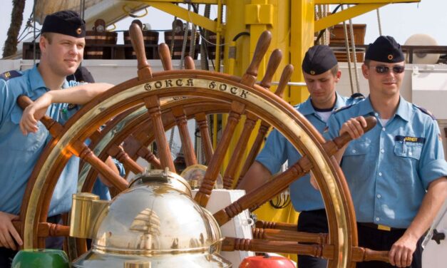 Neuer Bordanzug ausgeschrieben