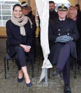 Staatssekretärin für Wirtschaft, Infrastruktur, Tourismus und Arbeit Ines Liess und Kommandeur der Einsatzflottille 2, Flottillenadmiral Axel Schulz