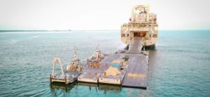 JLOTS-Schwimmponton als Umschlagbasis in See. Foto: US-Navy/J.Wahl