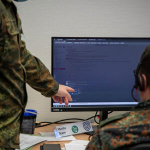 IT-Spezialisten tragenwesentlich zum Gesamtlagebild teil, Foto: Bw/Stefan Uj