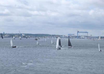 Regatta field in front of the Kiel shipyard - silhouette