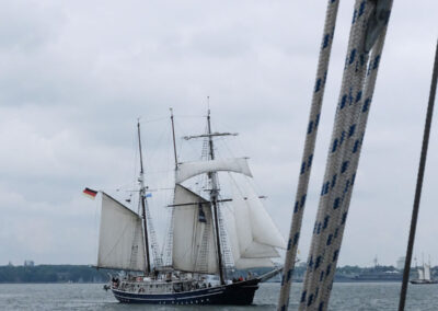 Encounter with another traditional ship, the "Santa Barbara"