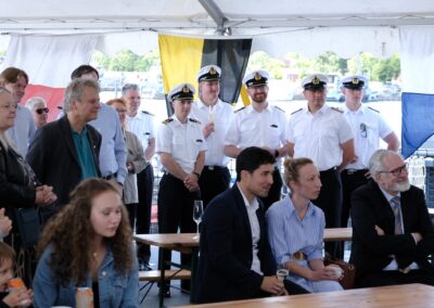 Tolle Gastgeber: besatzungsangehörige Tender "Rhein", Foto: hsc