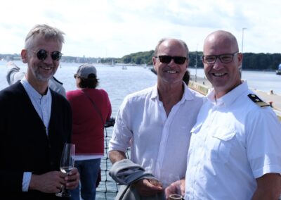 Flottillenadmiral Christian Bock mit Gästen, Foto: hsc