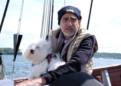 Marineforum editor Hans - Uwe Mergener with "sea" dog