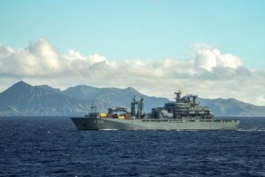 Einsatzgruppenversorger Frankfurt am Main vor der Küste von Hawaii Foto: Bundeswerhr/ NicoTheska