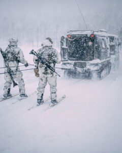 Skijöring dient derFortbewegung per Ski und Kraftfahrzeug, Foto: Bw
