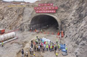 The 1.8 kilometre long tunnel connects both parts of the port facility. Image: Andina
