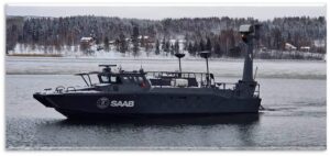 Auf dem Hauptmast des Enforcer III findetsich das X-Band-Radar Sea Giraffe, Abbildungen: Saab