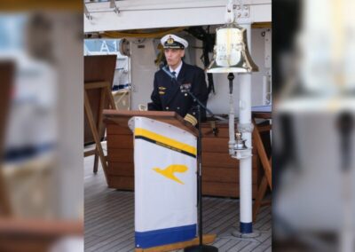 Frigate Captain Elmar Bornkessel gives his inaugural speech as the new commander of the 'Gorch Fock', photo: hsc