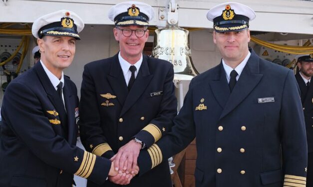 The "Gorch Fock" has a new commander