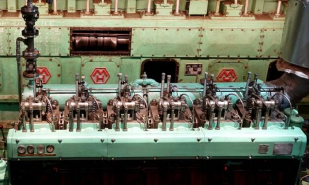 Rostock - the traditional ship "Typ-Frieden" is getting loud again