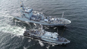 Tender Werra, Mosel undDonau im Päckchen vor Anker, Foto: Bw