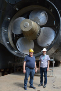 Je zwei Hauptmaschinen können eine Schiffsschraube antreiben, Foto: Phillipp Steiner