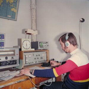 Funker in Dresden im Jahr 1978an einem Teltow 215B, Foto: CC BY-SA 3.0 de