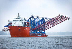 Automatisierte Kranbrücken für Altenwerder. Foto: HHLA/Raetzke