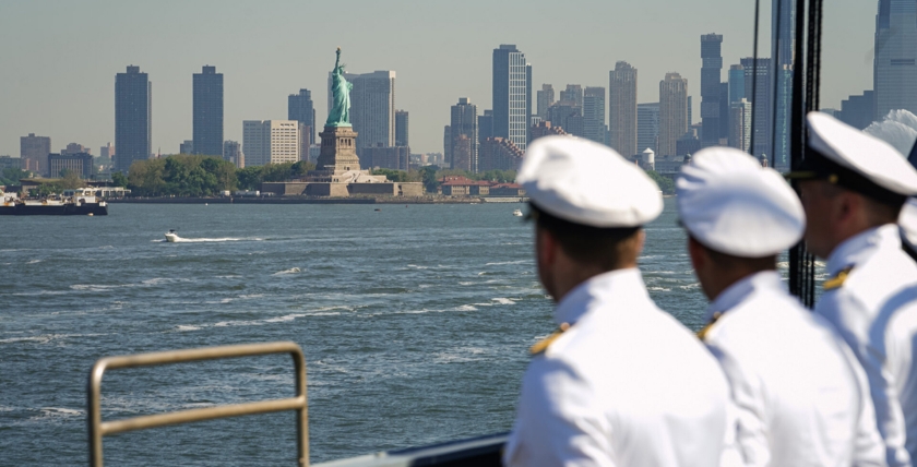 Am 22.05.24 liefen "Baden-Württemberg" und "Frankfurt am Main" in New York zur Fleet Week ein. Foto: Bw/Theska